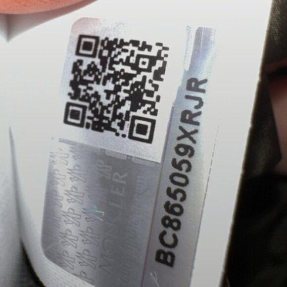 Moncler Pistache Giubbotto Green Camouflage Women’s Jacket - Picture 15 of 15